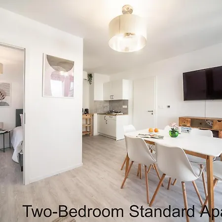 Sunlit Heaven 2-bdr * Budapest