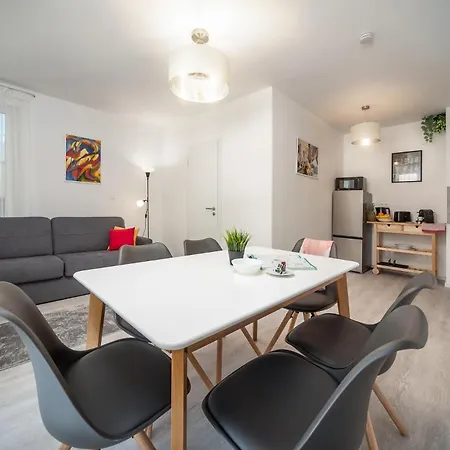 Sunlit Heaven 2-bdr شقة